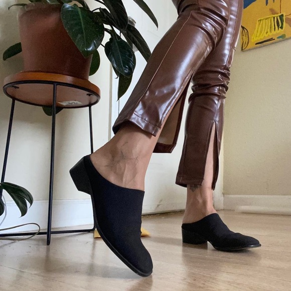 Donald Pliner Black Basic Elastic/ Calf Leather Mules with Box - Picture 1 of 11